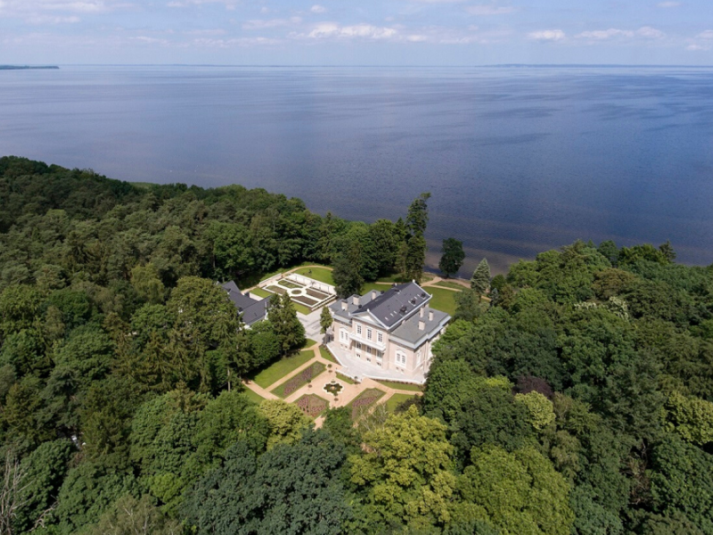 manowce-palace