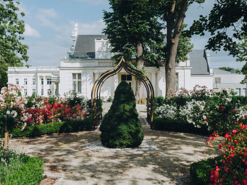 romantic-palace