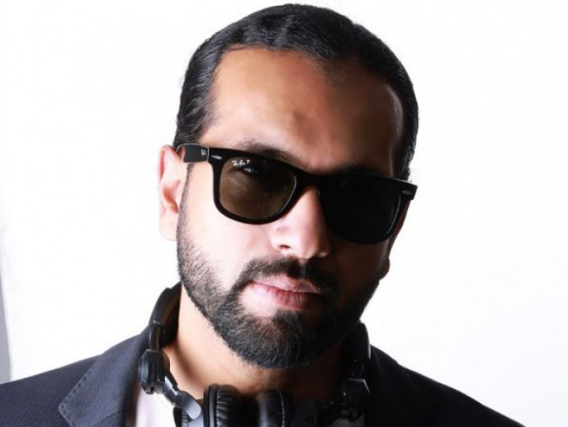 dj-sumit-m